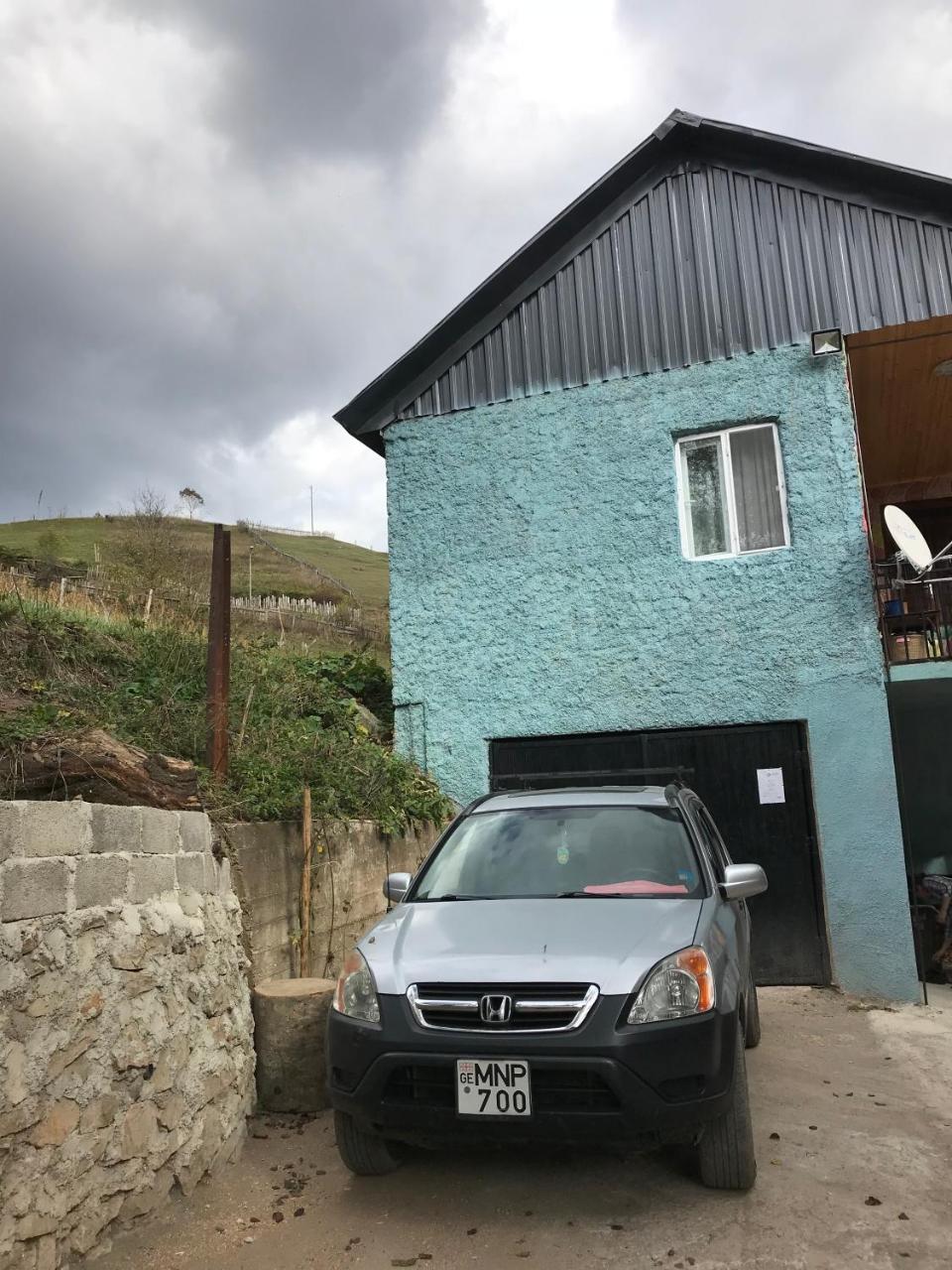 Guest House Luka Danisparauli Exterior foto
